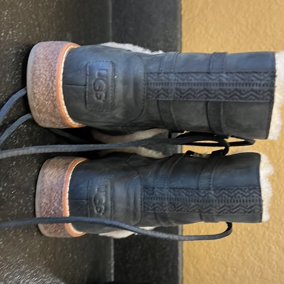 UGG® Black Luisa Leather ankle boot - Picture 3 of 7